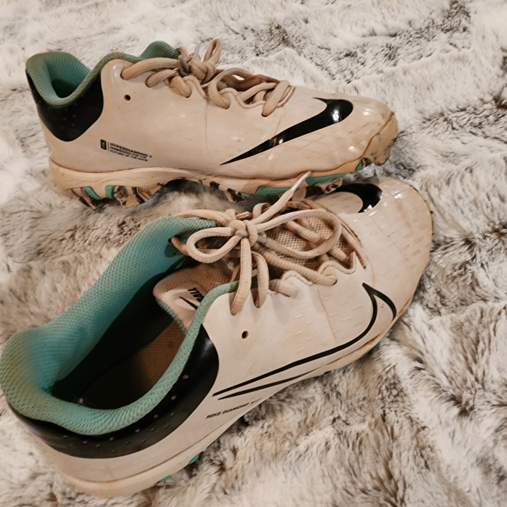 4for$20 5.5y Girls Softball Shoes